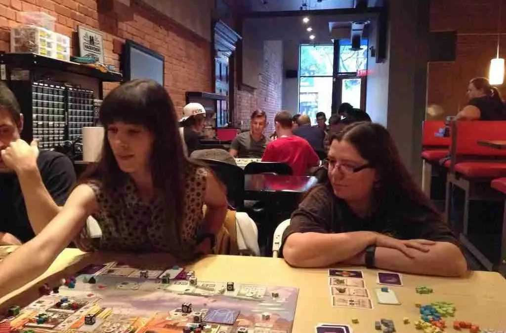 How do board game cafes work?